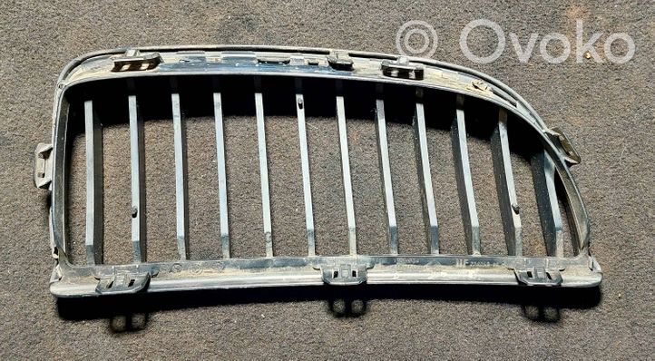 BMW 3 E90 E91 Grille calandre supérieure de pare-chocs avant 