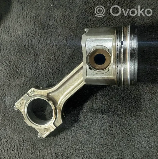 BMW 5 E39 Piston with connecting rod 