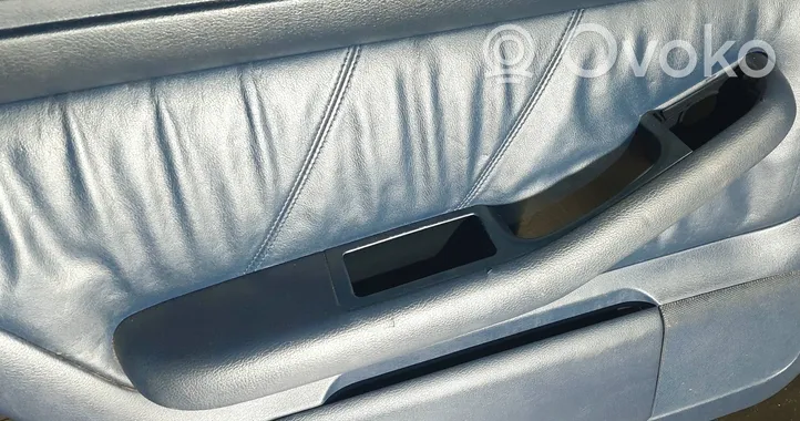 Audi A6 S6 C5 4B Rivestimento del pannello della portiera posteriore 