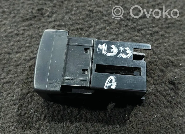 Mazda 323 F Inne przełączniki i przyciski 