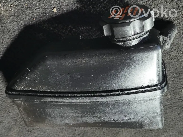 Volvo V70 Power steering fluid tank/reservoir 