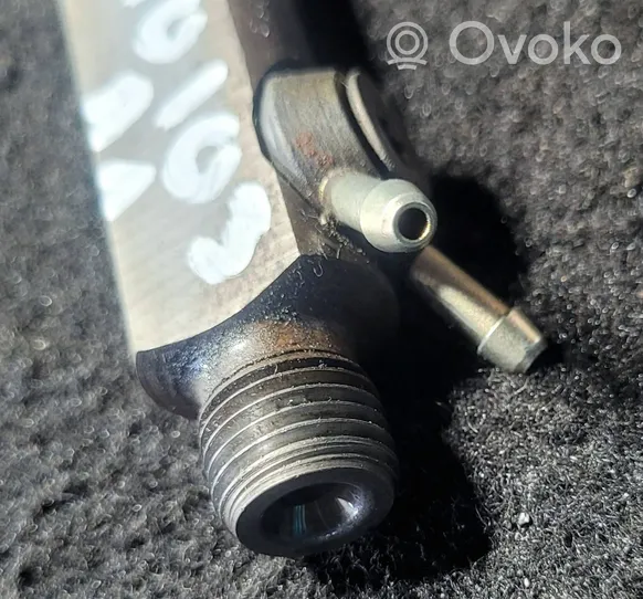 Volvo V70 Injecteur de carburant 04121930