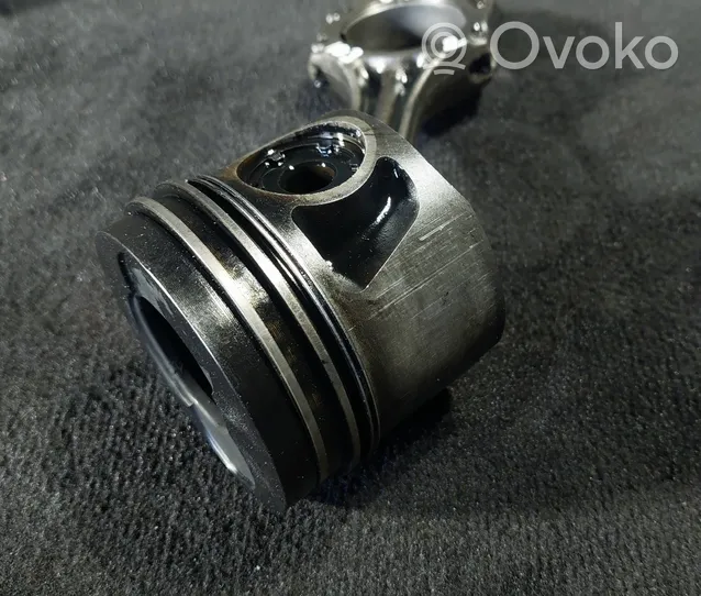 Volvo V70 Piston with connecting rod 