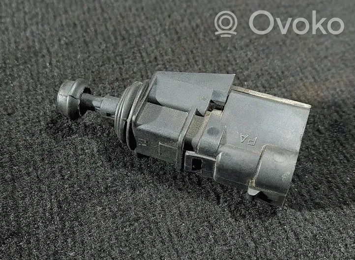 Saab 9-5 Motora pārsega atvēršanas / aizvēršanas sensors 