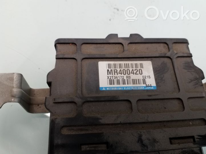 Mitsubishi Pajero Bloc ABS MR400420