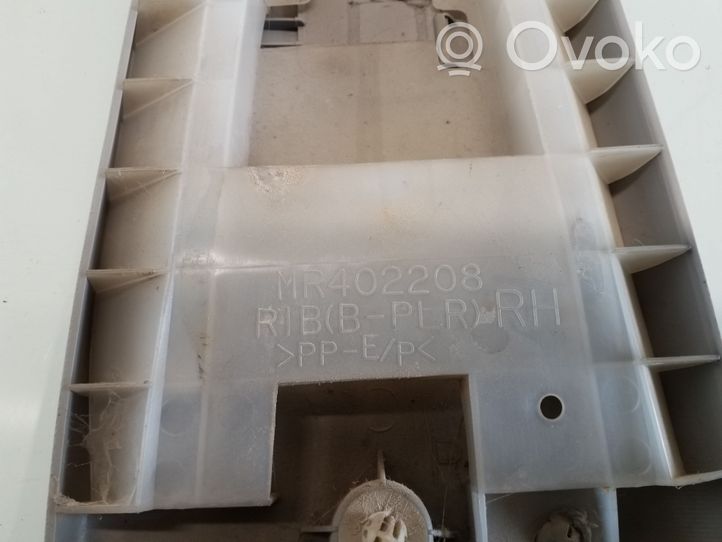 Mitsubishi Pajero Altra parte interiore MR402208