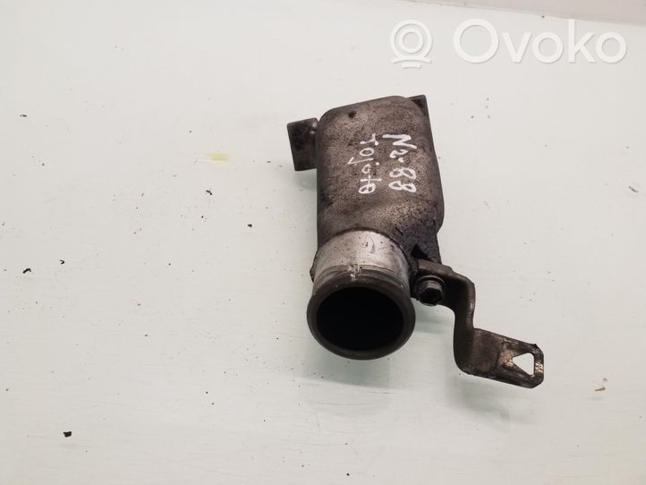 Toyota Avensis T220 Engine coolant pipe/hose 