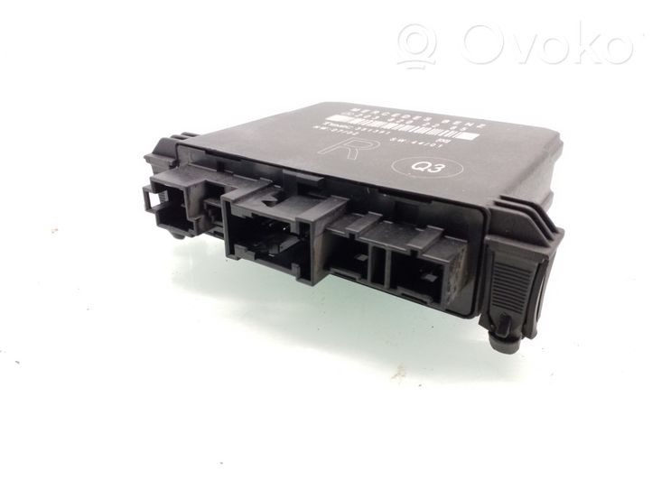 Mercedes-Benz C W203 Door control unit/module 2038202285