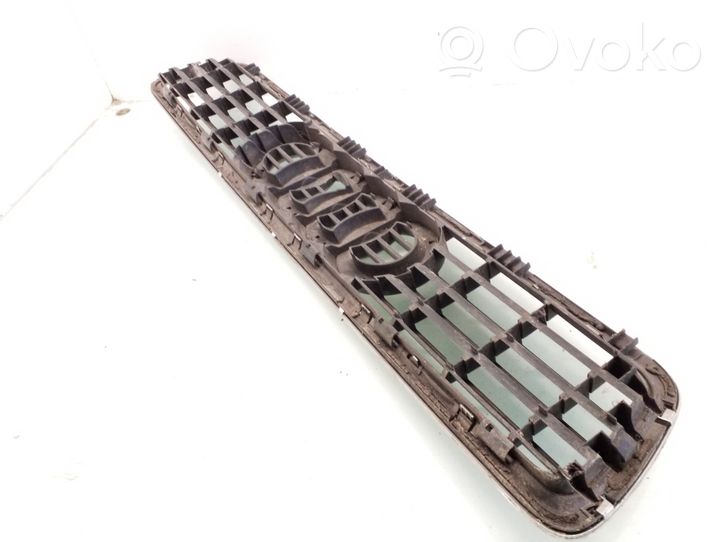 Audi A4 S4 B5 8D Maskownica / Grill / Atrapa górna chłodnicy 8D0853651R