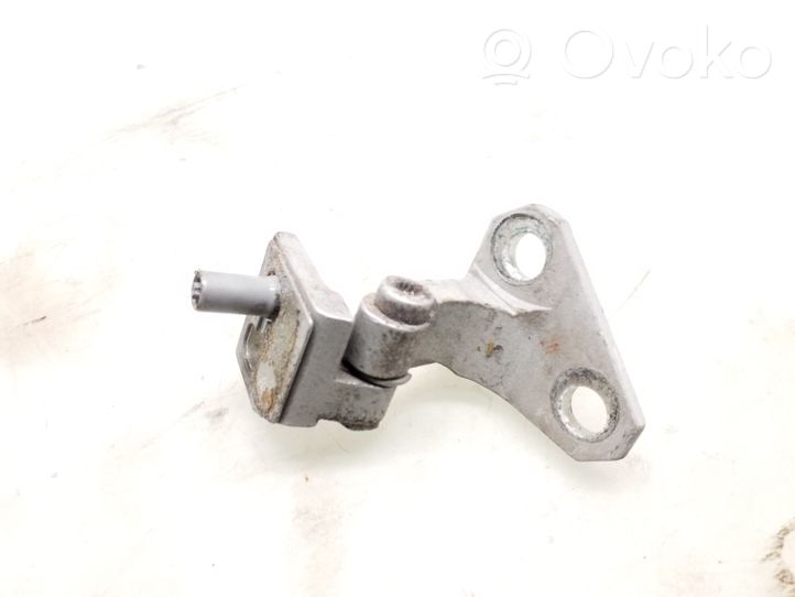 Volkswagen Jetta V Front door upper hinge 