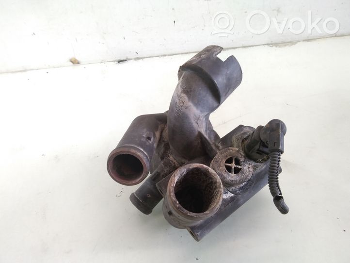 Volkswagen Phaeton Termostatas/ termostato korpusas 022121121E