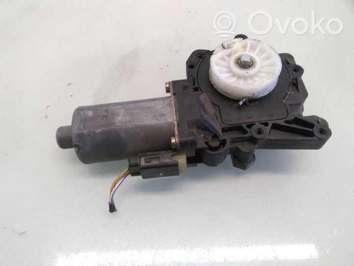 Ford Fiesta Motorino alzacristalli della portiera anteriore 0130821683