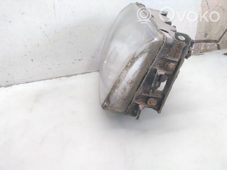 Mitsubishi Pajero Headlight/headlamp 