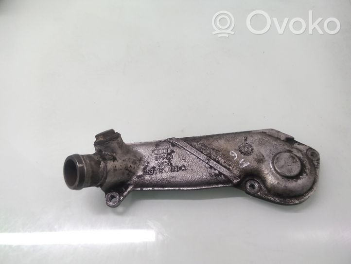 Audi A6 S6 C5 4B Termostaatin kotelo 059121121A