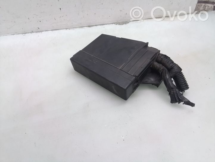 Nissan Murano Z50 Module de fusibles 7154705530