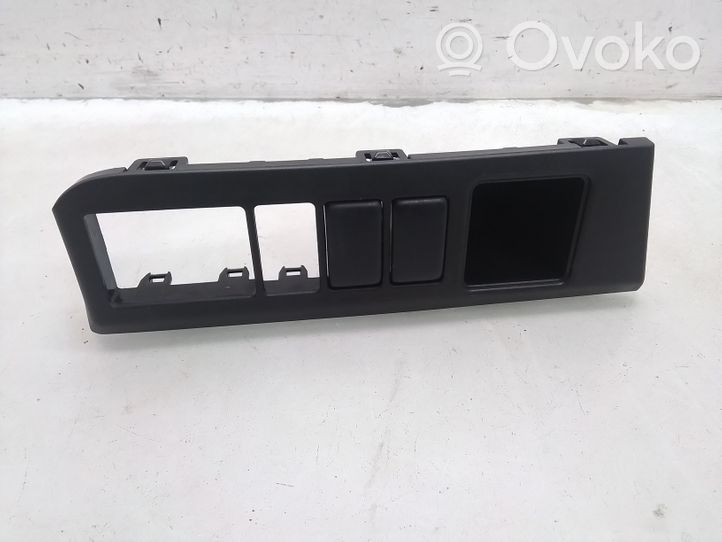 Nissan Note (E11) Inne części wnętrza samochodu 689219U100