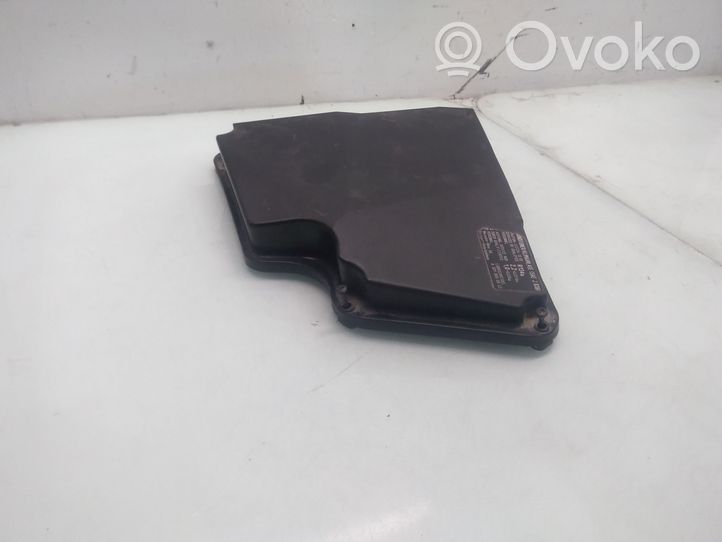 Mercedes-Benz E W210 Tapa de la caja del filtro de aire A0019890803