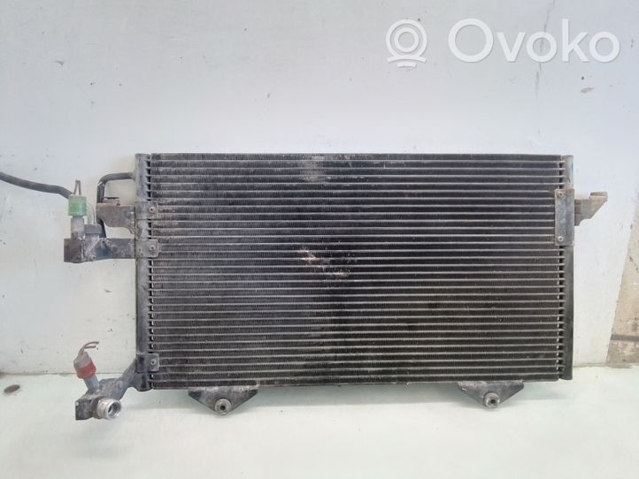 Audi 80 90 S2 B4 Radiatore di raffreddamento A/C (condensatore) 8A0260401AB