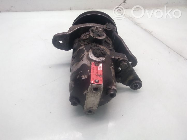 Audi 100 200 5000 C3 Ohjaustehostimen pumppu 034145155C