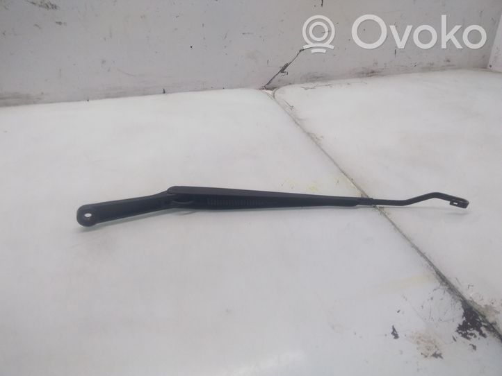 Opel Frontera B Front wiper blade arm 4024J3