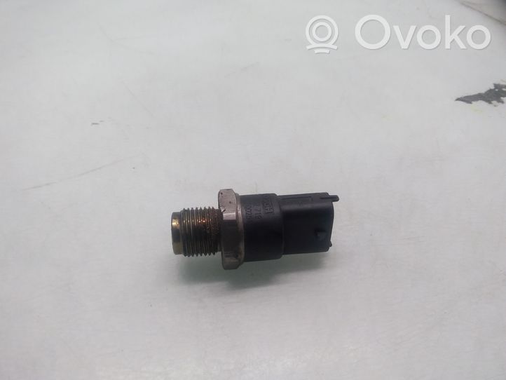 Opel Frontera B Fuel pressure sensor 0281002719