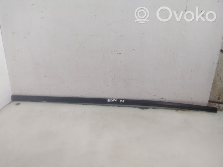 Fiat Bravo Front door glass trim molding 