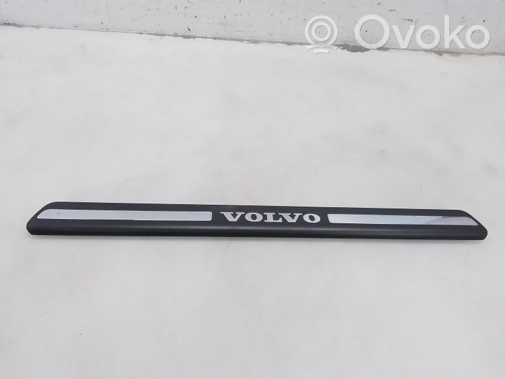 Volvo V70 Garniture de marche-pieds / jupe latérale 8659960