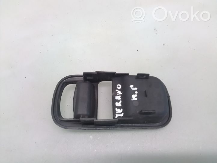 Nissan Terrano Muu etuoven verhoiluelementti 