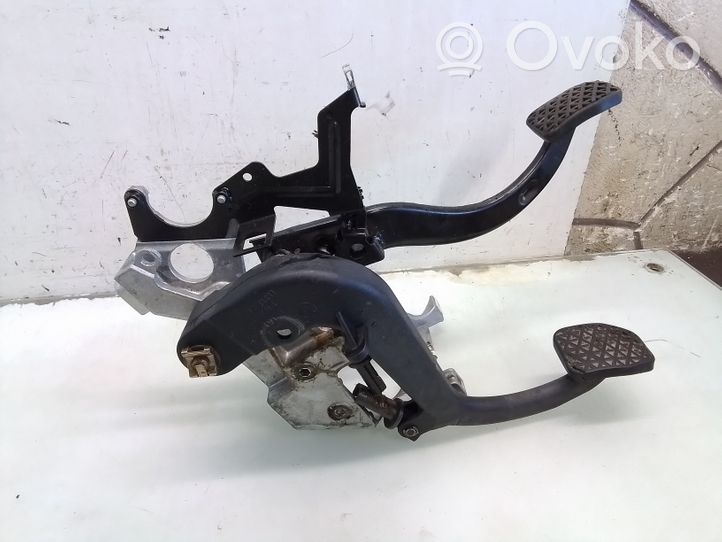 BMW 5 E39 Pedal assembly 