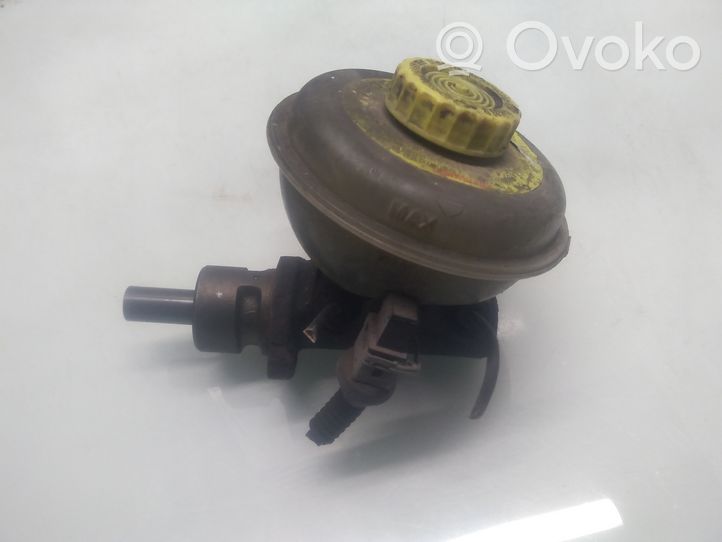 Audi 80 90 S2 B4 Cilindro del sistema frenante 893611307A