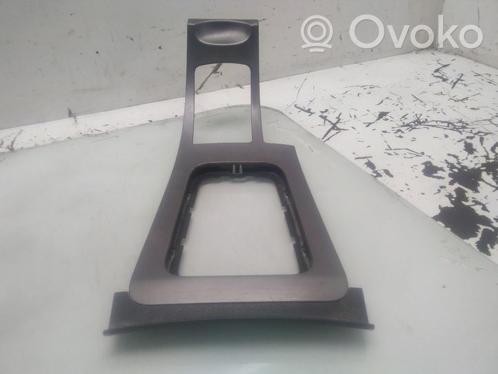 Peugeot 407 Rivestimento in plastica cornice della leva del cambio 9646824577