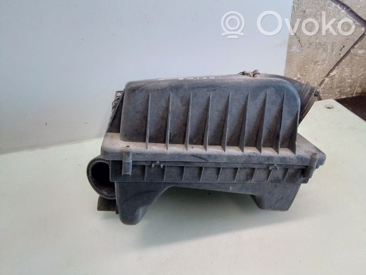 Opel Zafira B Air filter 