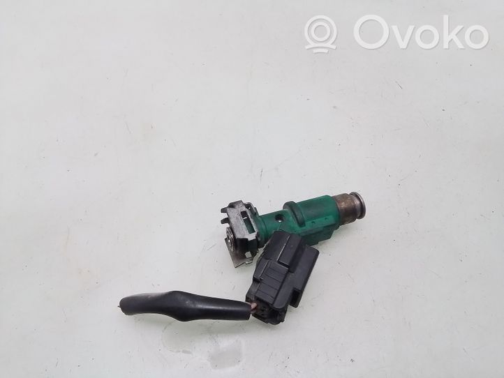 Peugeot 1007 Injecteur de carburant 01F023