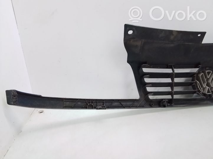 Volkswagen Sharan Griglia superiore del radiatore paraurti anteriore 7M0853651