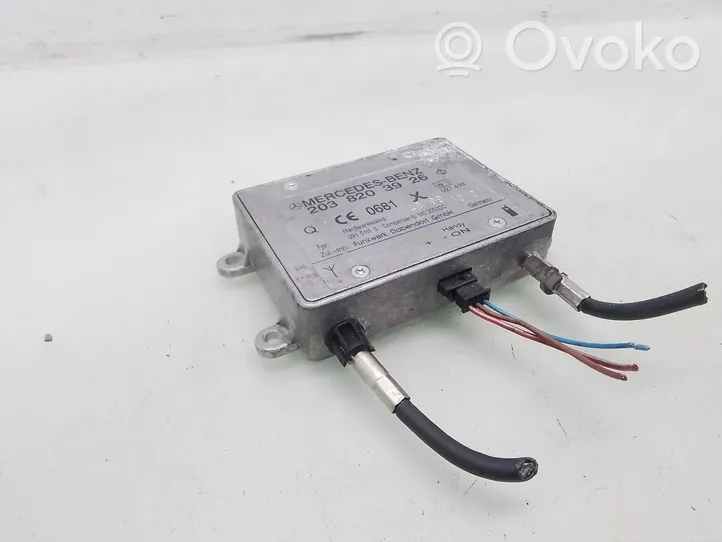 Mercedes-Benz E W210 Antennenverstärker Signalverstärker 2038203926