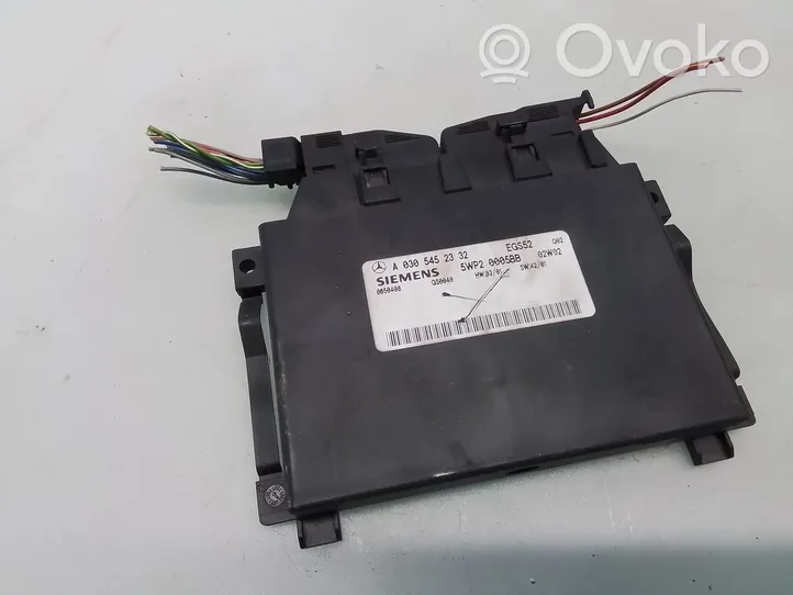 Mercedes-Benz E W210 Module de contrôle de boîte de vitesses ECU A0305452332