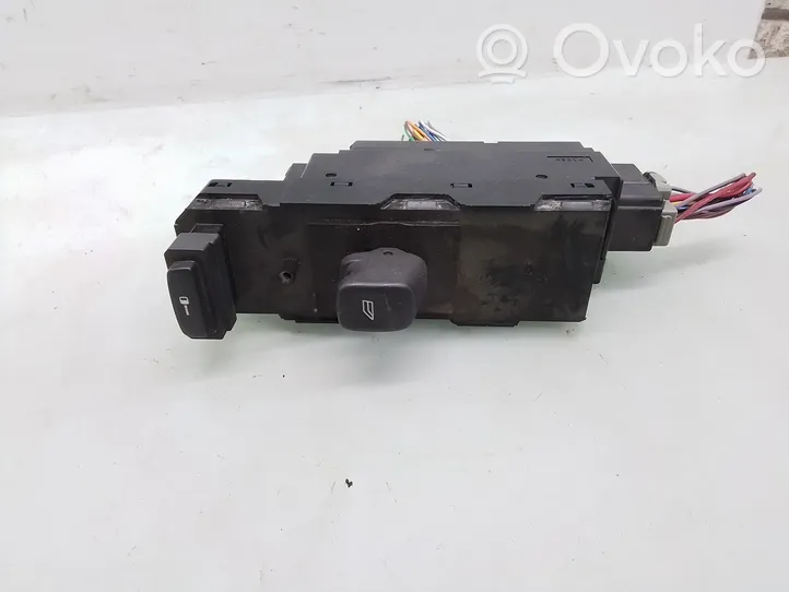 Volvo S60 Interruttore di controllo dell’alzacristalli elettrico 8682950