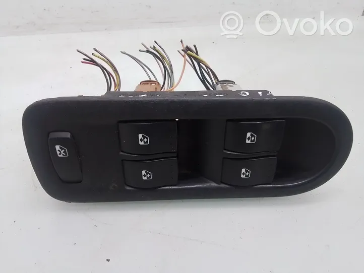 Renault Megane II Electric window control switch 025330