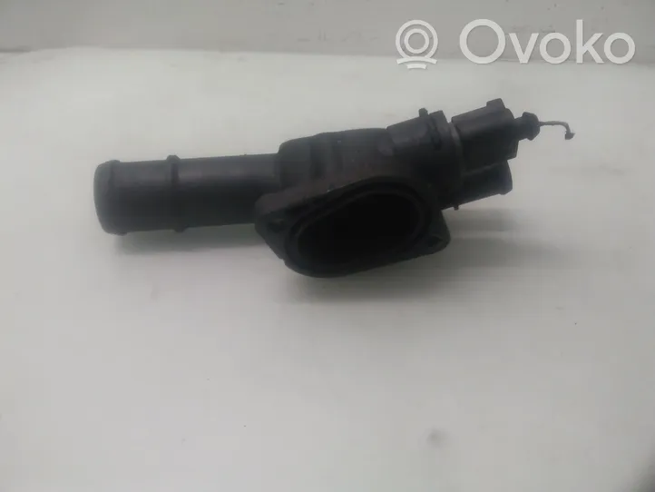 Volkswagen Golf V Tuyau de liquide de refroidissement moteur 03G121132