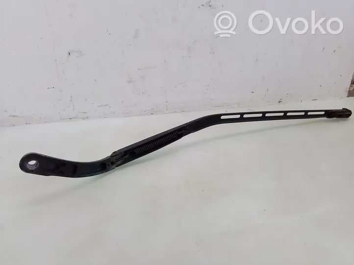 Peugeot 307 Front wiper blade arm 