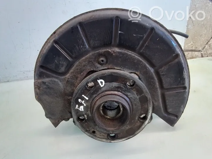 Volkswagen PASSAT B6 Front wheel hub 