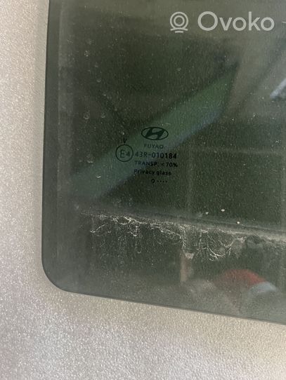 Hyundai Tucson IV NX4 Vetro del finestrino della portiera posteriore 43R010184