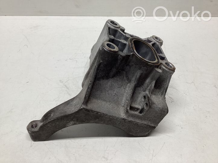 Volkswagen Touareg II Supporto di montaggio della pompa del servosterzo 059145169B