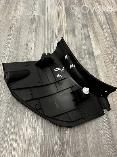 Toyota C-HR Rivestimento vano piedi laterale 62112F4010