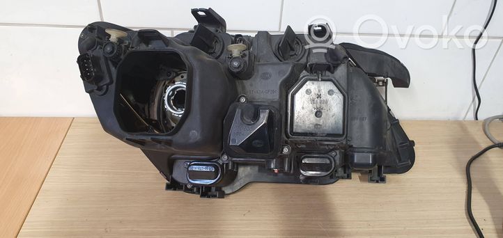 BMW 7 E65 E66 Lampa przednia 7162119