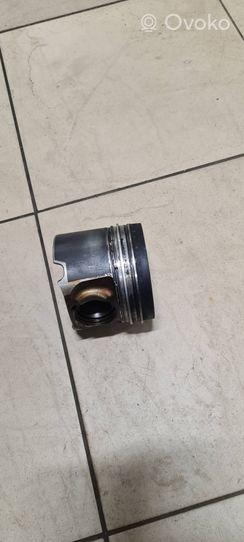 BMW 7 F01 F02 F03 F04 Piston F141174+