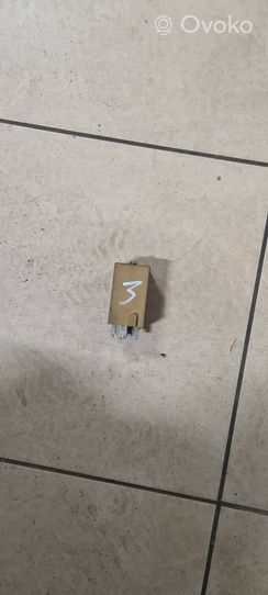 BMW 3 E46 Window wiper relay 8384505