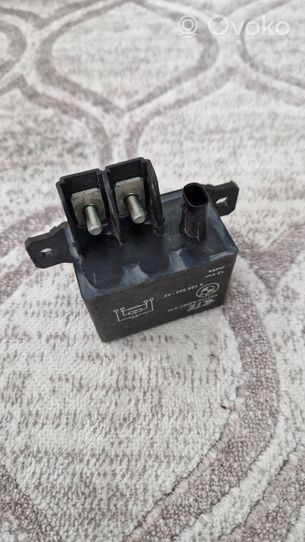 BMW 5 F10 F11 Coolant fan relay 9198302