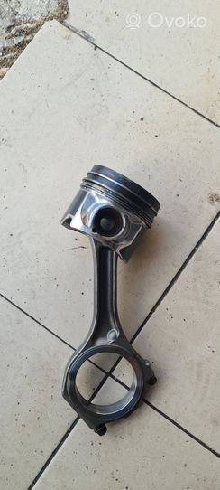 Audi A8 S8 D3 4E Piston avec bielle M041