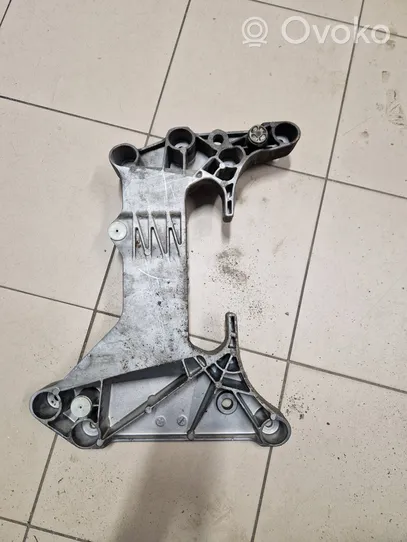 BMW 5 G30 G31 Supporto di montaggio scatola del cambio 6861580